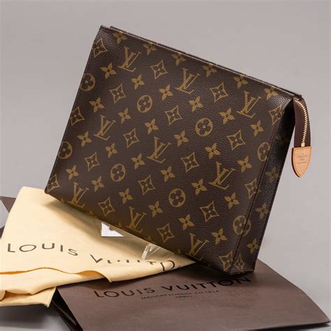 louis vuitton toilette pouch|toiletry pouch 26 louis vuitton.